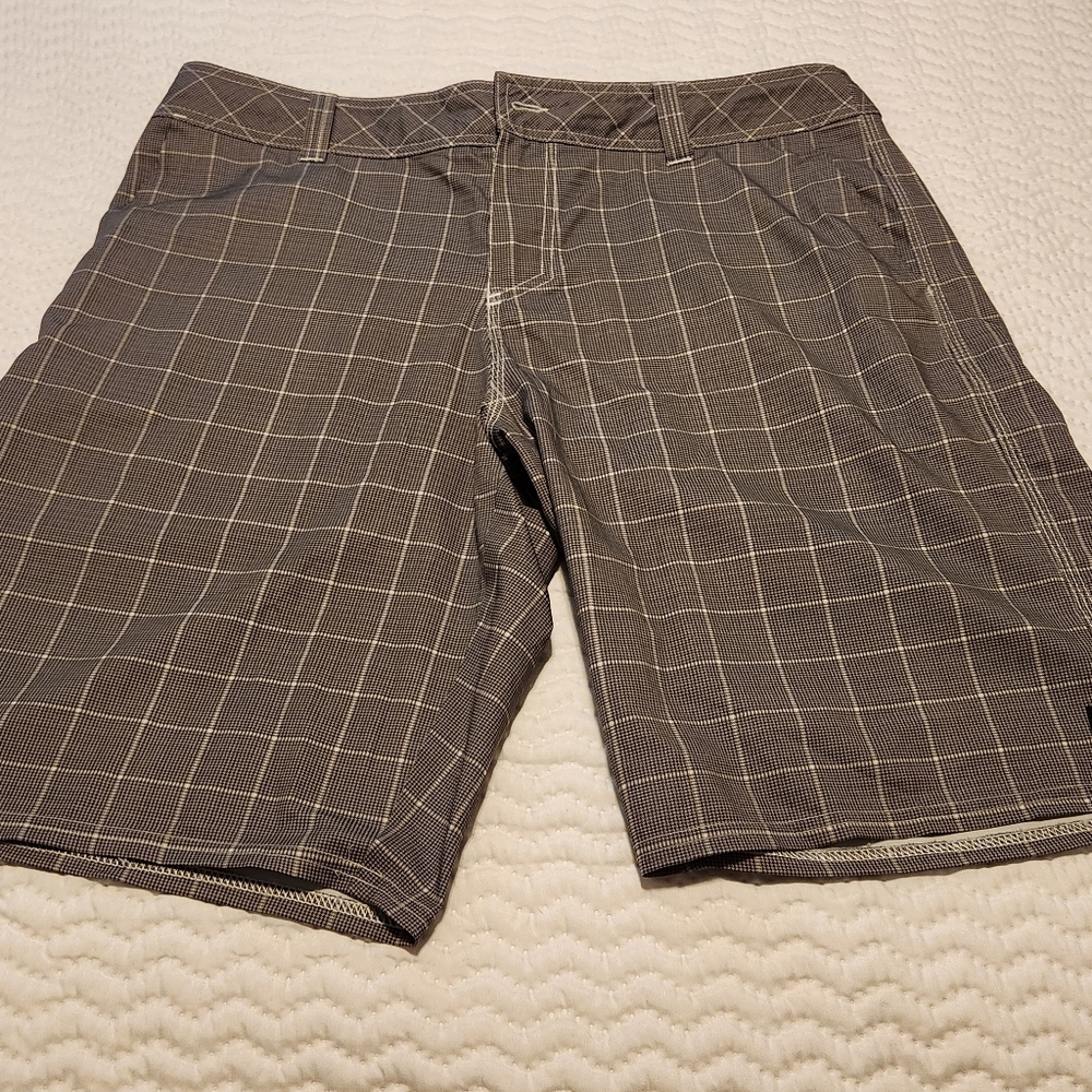 Men's Gray Windowpane Pattern Casual Shorts